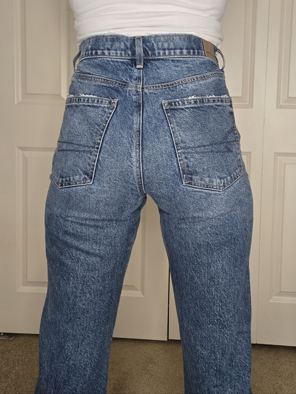 American Eagle High Rise Straight Jeans Size 6 Long Distressed Hem Stretch Denim